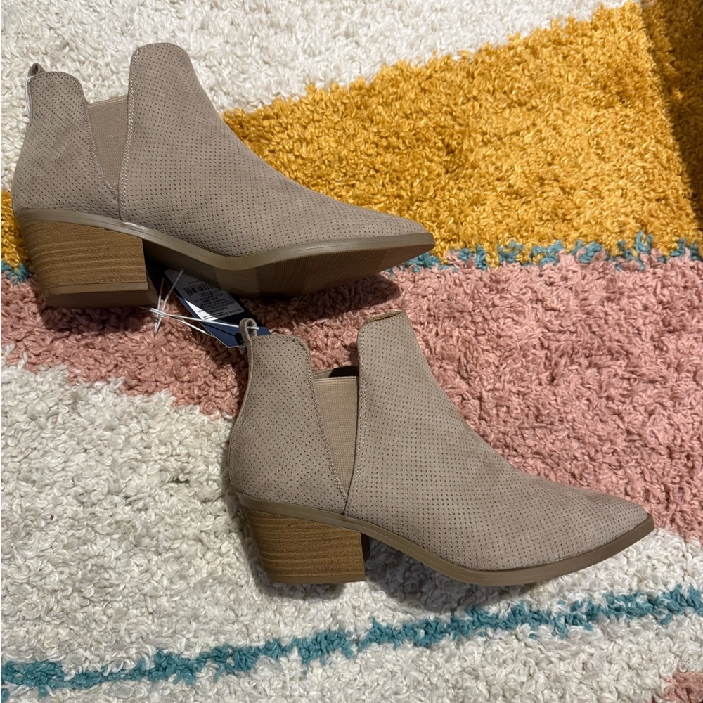 Universal Thread Taupe Sylvie Ankle Booties - Picture 3 of 9